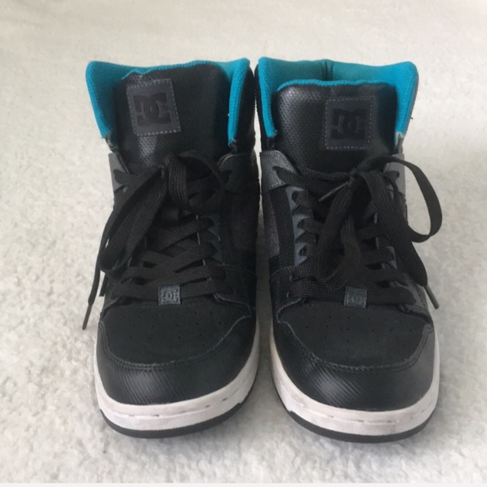 DC Sneakers